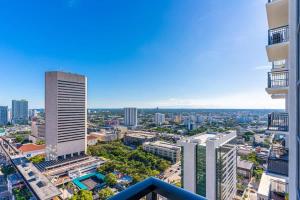 Modern 1BR Downtown Miami with Pool & Resort Amenities