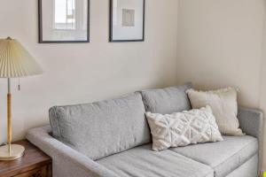 Lighthouse Condo 10-Renovated Bathroom in 2025!