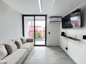 Central Condo in Bella Vista w pool & gym