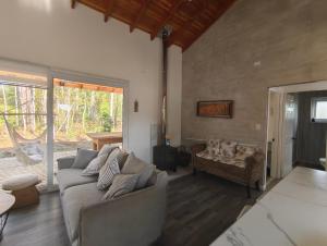 Casa orilla Río Punahue, camino a Lago Riñihue