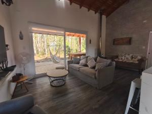 Casa orilla Río Punahue, camino a Lago Riñihue