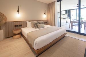 East 88 Unit 4