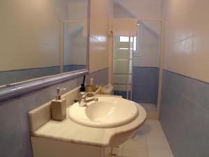 Villa Exclusiva con Piscina Privada en Platja dAro - ES-209-100