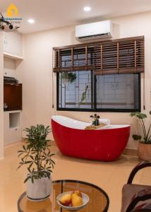 lynhapartment District 3 soakaway heritage bathtub