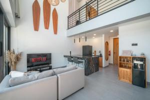 Janes Lofts - Designer Lofts, 7 Mins from Bingin Beach