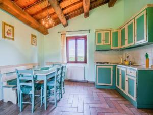 Quiet holiday home in Sellano with swimming pool a few kilometers from Rasiglia
