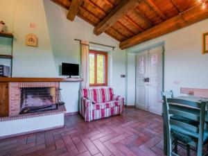Quiet holiday home in Sellano with swimming pool a few kilometers from Rasiglia