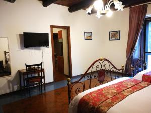 Charming Villa in Maida with Pool & Garden