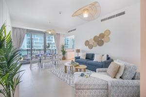 Free housekeeping visits during your stay - StayShort - Spacious 2BR in Dubai Marina Luxury Living