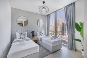 Free housekeeping visits during your stay - StayShort - Spacious 2BR in Dubai Marina Luxury Living