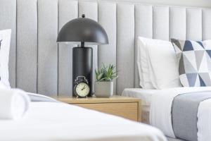 Free housekeeping visits during your stay - StayShort - Spacious 2BR in Dubai Marina Luxury Living