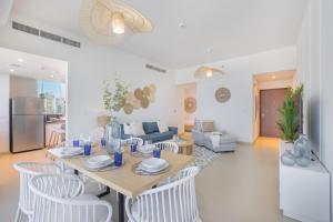 Free housekeeping visits during your stay - StayShort - Spacious 2BR in Dubai Marina Luxury Living