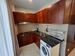 Tropicana Apartments