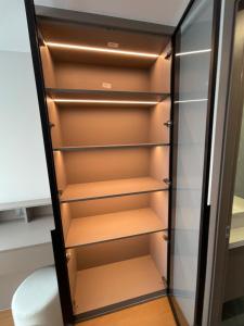 2 bedr condo with pool access