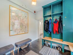 Corner Cottage - Lp2