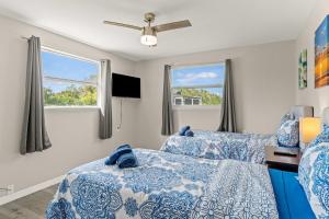 Coastal Calm 2BR Retreat Minutes to Manasota Beach