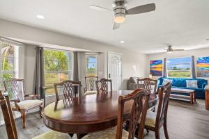 Coastal Calm 2BR Retreat Minutes to Manasota Beach