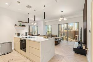 FIRST CLASS 1BR Direct Gate Avenue Access