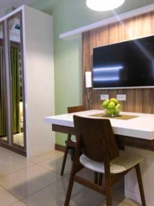 Shell Residences MOA Mall of Asia-Kae G