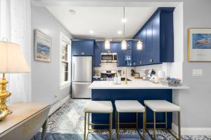 2BR Near PATH Free Parking NYC Access