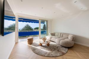 2-Br Sea-View Apartment East Cannes
