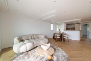 2-Br Sea-View Apartment East Cannes