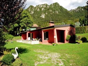 Idyllic cottage next to the beautiful Lake Idro