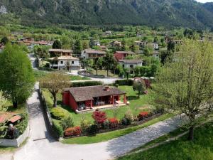Idyllic cottage next to the beautiful Lake Idro