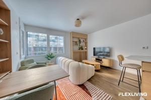 Spacious and bright T2 near the Seine & Metro 14