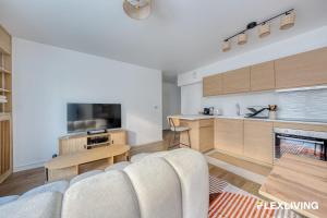 Spacious and bright T2 near the Seine & Metro 14
