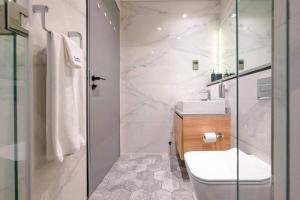 MAG 318 Premium Studio, walking to Dubai Mall