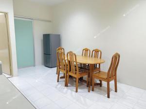 Lais HomeStay Batu Pahat