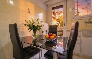 Xolargos Next to Metro Deluxe