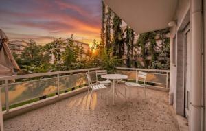 Xolargos Next to Metro Deluxe