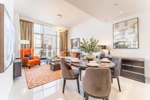 Contemporary 2BR, Mins to Drive to Dubai Butterfly Garden- Gold Promenade 2A, Damac Hills