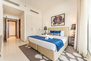 Contemporary 2BR, Mins to Drive to Dubai Butterfly Garden- Gold Promenade 2A, Damac Hills