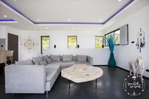 V297 Hillside Sea View Villa with Infinity Pool