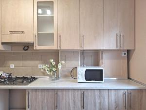 Велике ліжечко на Садовому. Мережа Alex Apartments. Цілодобове безконтактне заселення