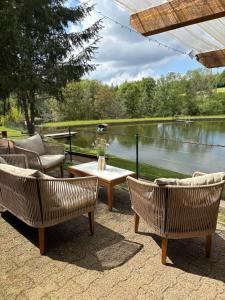 Chalet et étang, exclusivement privée