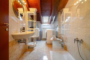 Bright apartment 50m from Rho Station