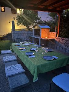 Sea view villa with large garden