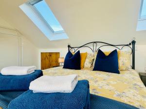 Stylish 3 Bed Apt Sea Views Near the Beach 2B