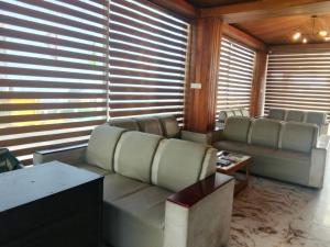 TULIPS VILLAGE RESORTS - A Valley View Abode