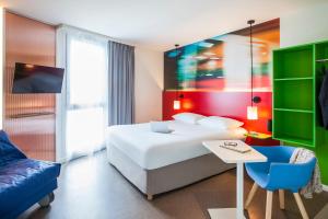 Hotels Ibis Styles Mulhouse Centre Gare : Suite Familiale Standard