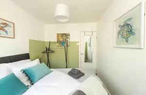 Bright 3-Bedroom in Prime Area