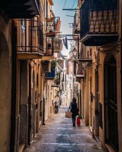 Carbonari Holiday House