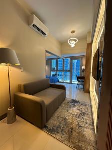 1BR City View Haven + Washer | Modern BGC Stay