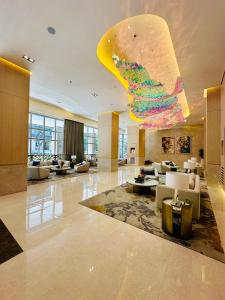 Uptown BGC Studio Gem: Big + Washer + Prime Spot