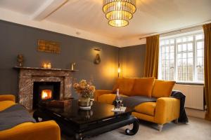 Blackham Court Farmhouse