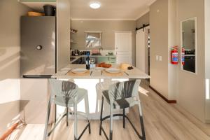 Port Owen Marina Starlight 23 by First Private Stays